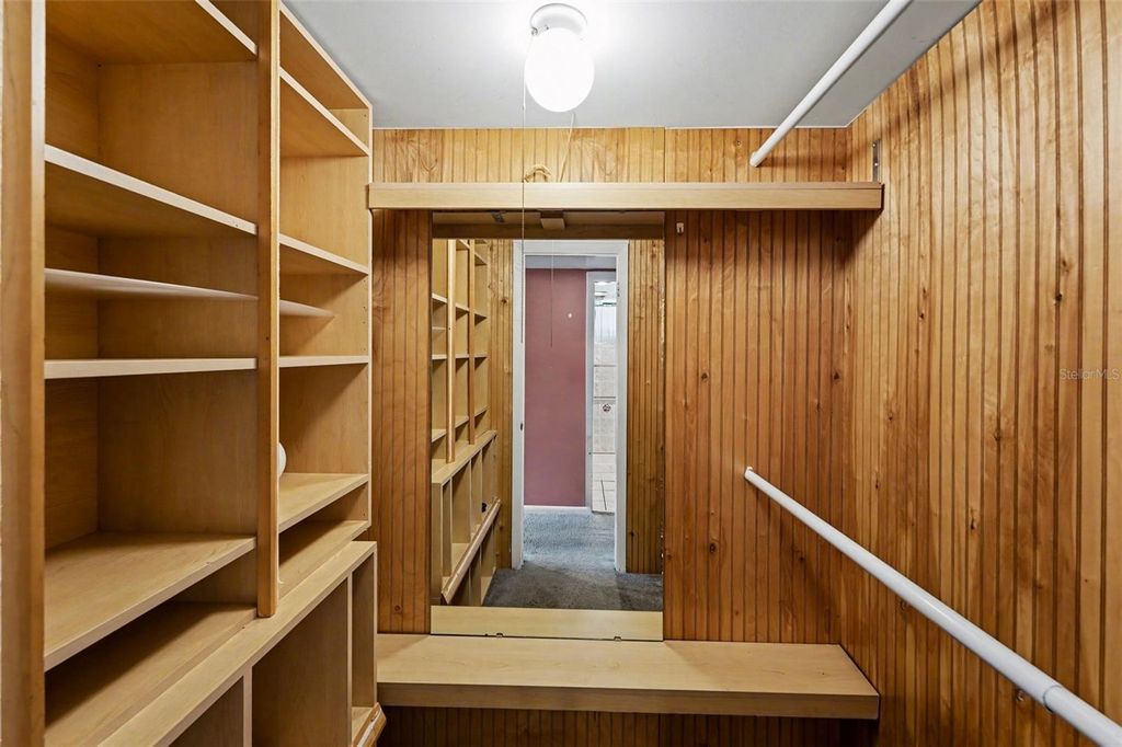 Image 16 of property listing at 10755 VILLAGE CLUB CIRCLE N 101, St Petersburg, FL 33716