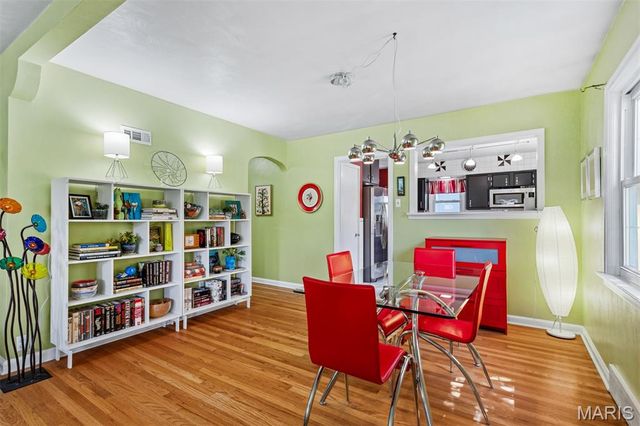 1524 N Berry Road, Rock Hill, MO 63119