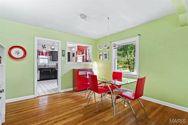1524 N Berry Road, Rock Hill, MO 63119