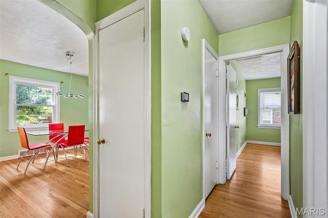1524 N Berry Road, Rock Hill, MO 63119
