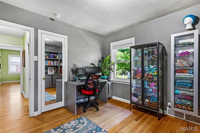 1524 N Berry Road, Rock Hill, MO 63119