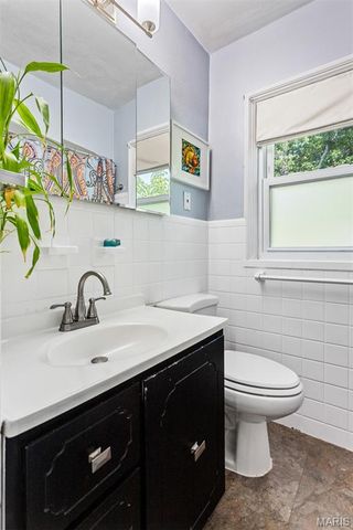 1524 N Berry Road, Rock Hill, MO 63119