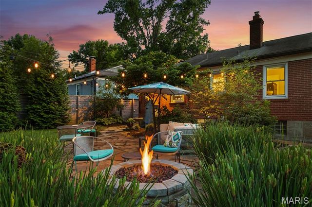 1524 N Berry Road, Rock Hill, MO 63119