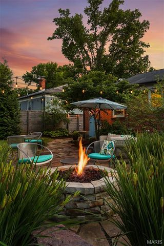 1524 N Berry Road, Rock Hill, MO 63119
