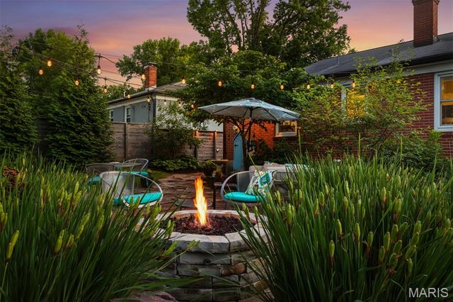 1524 N Berry Road, Rock Hill, MO 63119