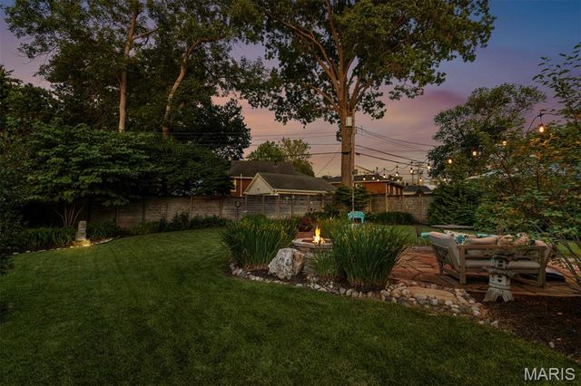 1524 N Berry Road, Rock Hill, MO 63119