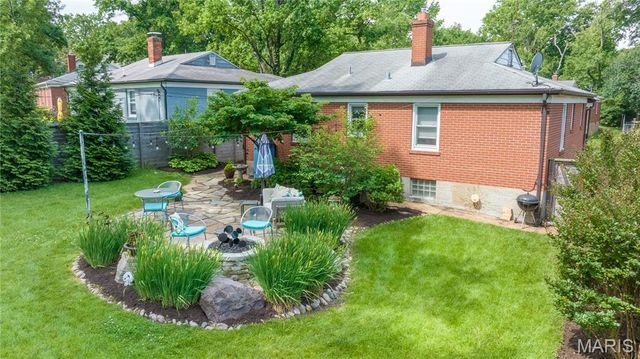 1524 N Berry Road, Rock Hill, MO 63119