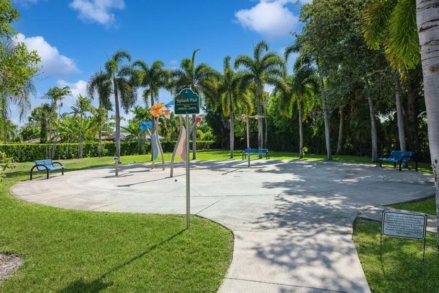116 Palm Circle, Atlantis, FL 33462