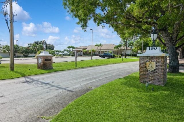 116 Palm Circle, Atlantis, FL 33462