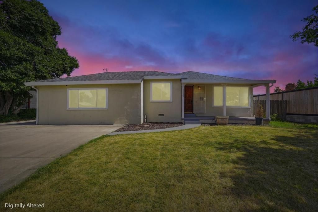 Image 2 of property listing at 2362 Princeton Avenue, Stockton, CA 95204