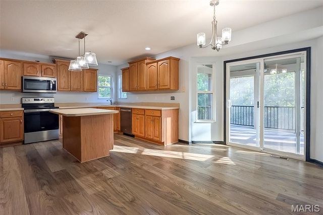 212 Michael Drive, Troy, IL 62294