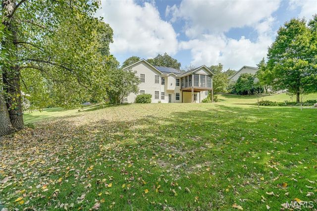 212 Michael Drive, Troy, IL 62294