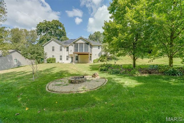 212 Michael Drive, Troy, IL 62294