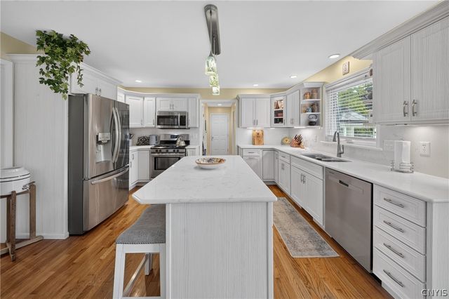 1014 Wheatfield, Camillus, NY 13031