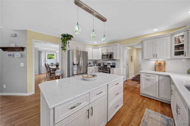 1014 Wheatfield, Camillus, NY 13031