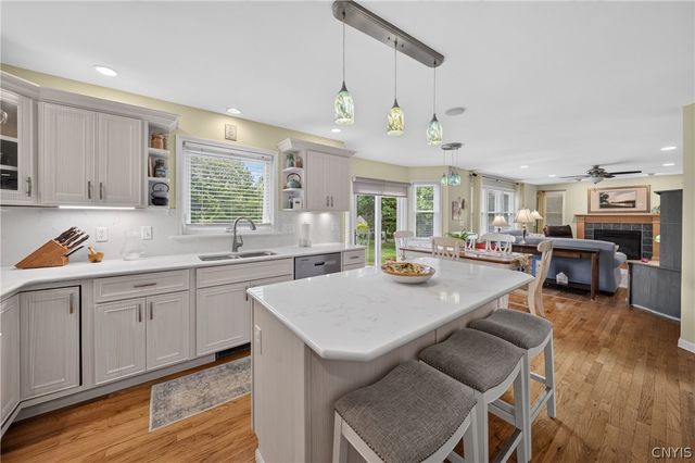 1014 Wheatfield, Camillus, NY 13031