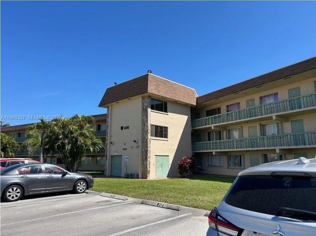 400 W Village Green Circle W 216, Palm Springs, FL 33461