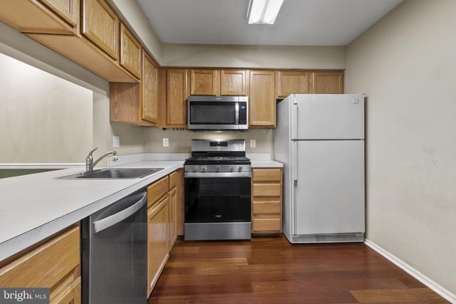 203-A SAXONY DR, Mount Laurel, NJ 08054