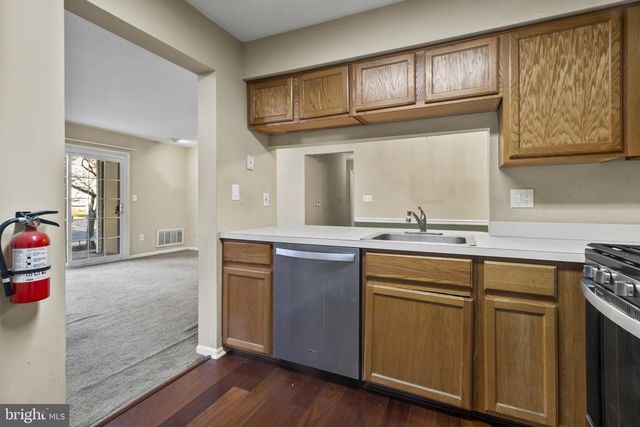 203-A SAXONY DR, Mount Laurel, NJ 08054