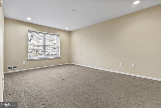 203-A SAXONY DR, Mount Laurel, NJ 08054