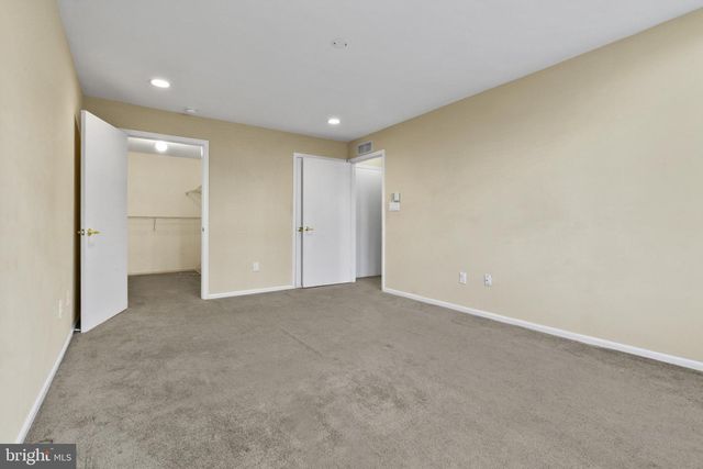 203-A SAXONY DR, Mount Laurel, NJ 08054