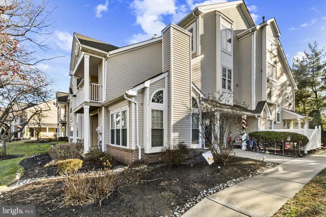 203-A SAXONY DR, Mount Laurel, NJ 08054