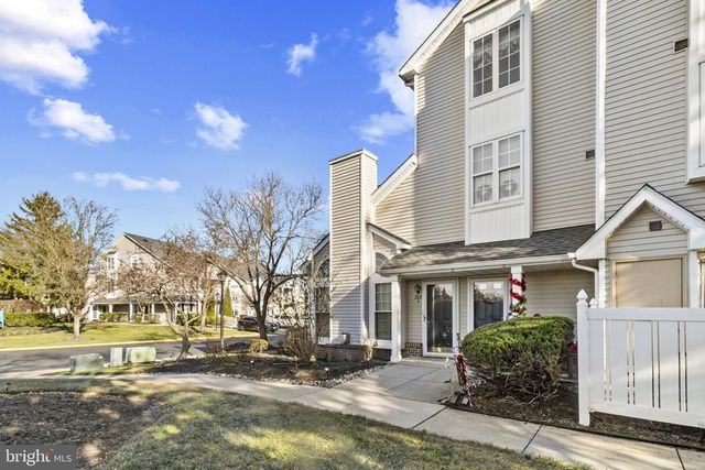 203-A SAXONY DR, Mount Laurel, NJ 08054