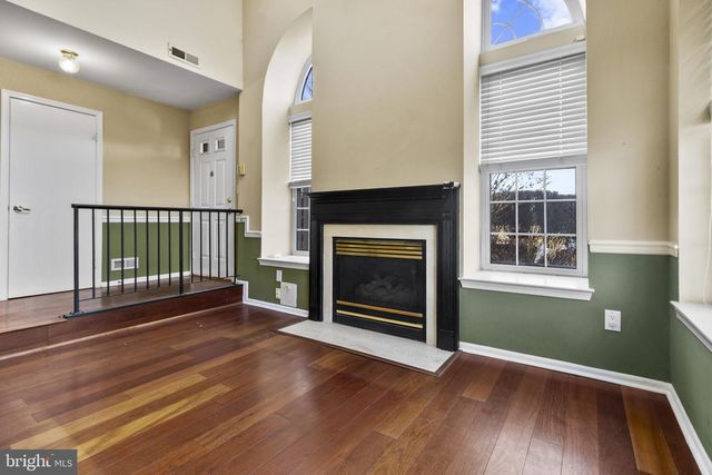 203-A SAXONY DR, Mount Laurel, NJ 08054