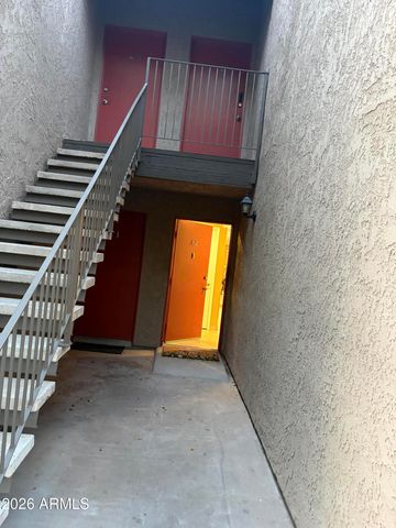 5525 E THOMAS Road A2, Phoenix, AZ 85018