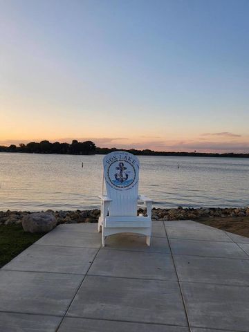 32 Arlington Lane, Fox Lake, IL 60020