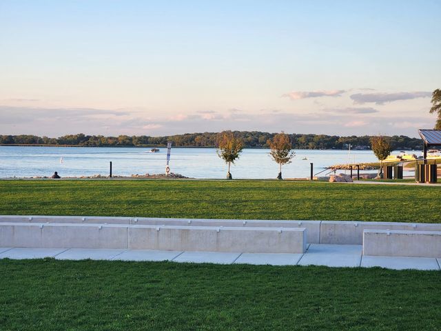 32 Arlington Lane, Fox Lake, IL 60020