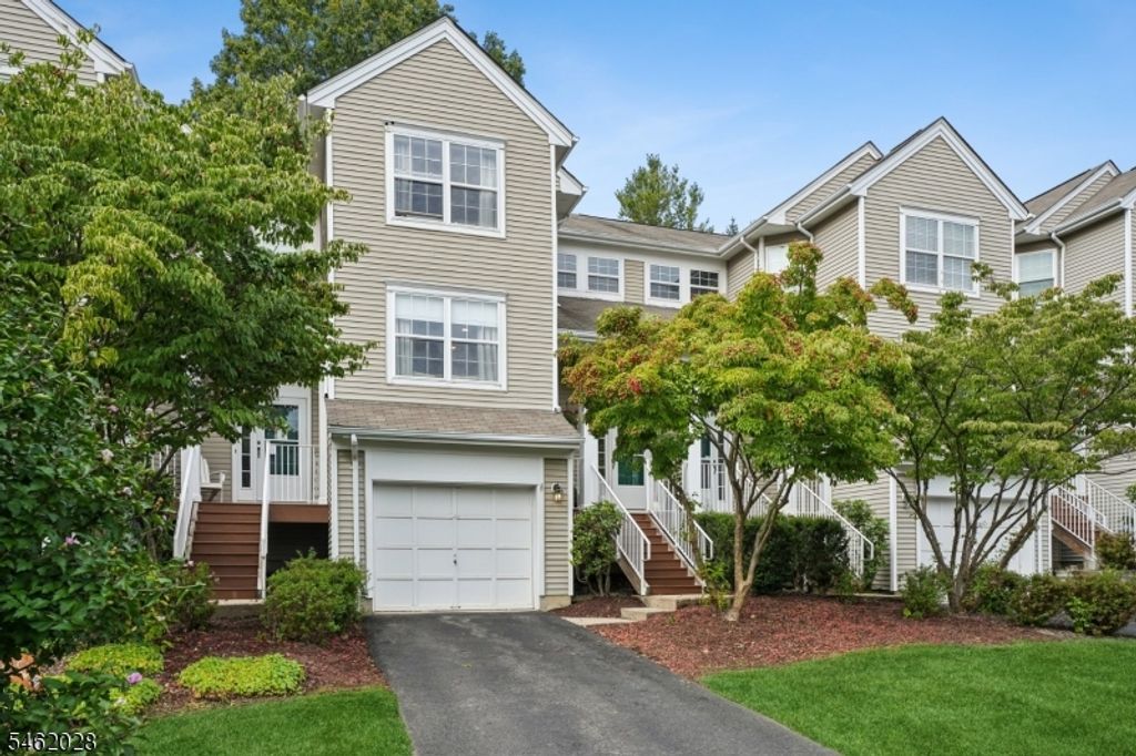 96 Woodmont Dr, Randolph Twp., NJ 07869 — exterior