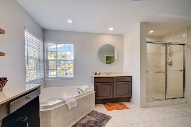 4006 BAHIA ISLE Circle, Wellington, FL 33449