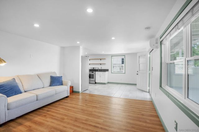 7222 Princeton Ave, La Mesa, CA 91942