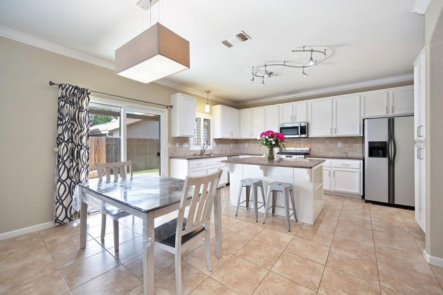 132 Eagles Roost Ct, Roseville, CA 95747