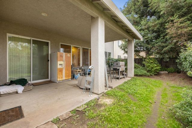 2859 Tulare Ct, Livingston, CA 95334