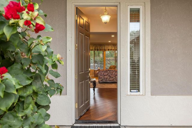 2859 Tulare Ct, Livingston, CA 95334