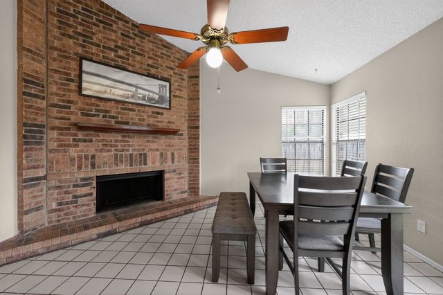 5209 Nocona Lane, Arlington, TX 76018
