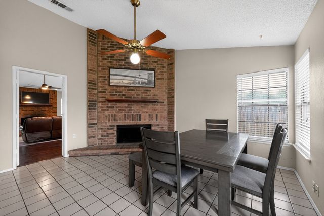 5209 Nocona Lane, Arlington, TX 76018