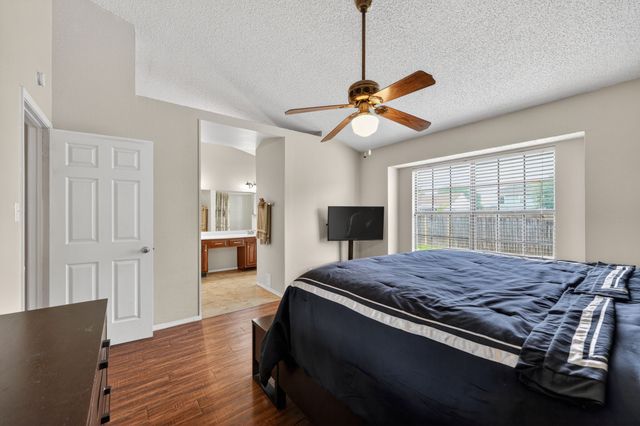 5209 Nocona Lane, Arlington, TX 76018