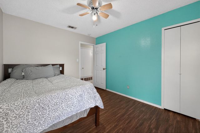 5209 Nocona Lane, Arlington, TX 76018