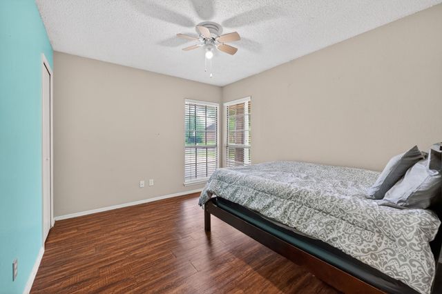 5209 Nocona Lane, Arlington, TX 76018