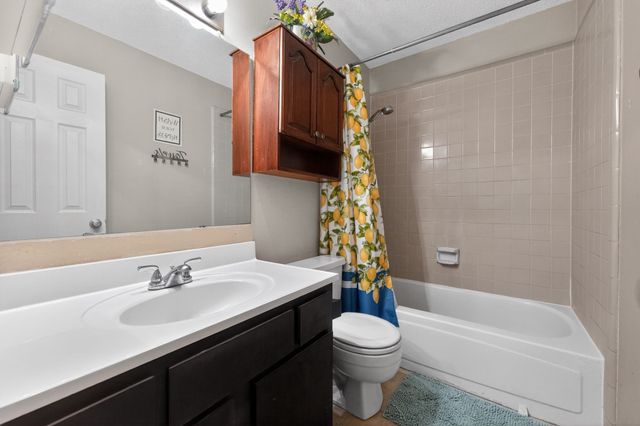 5209 Nocona Lane, Arlington, TX 76018