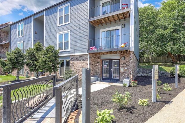 13901 Grandboro Lane, Grandview, MO 64030