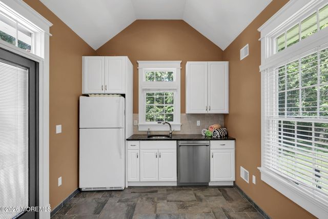 85 Clover Hill Road, Colts Neck, NJ 07722