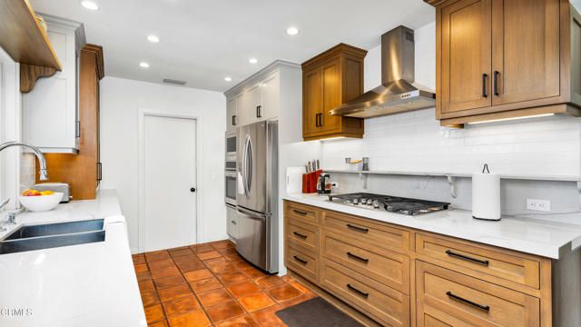 8224 Kyle Street, Sunland (los Angeles), CA 91040