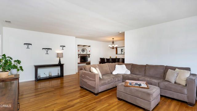 8224 Kyle Street, Sunland (los Angeles), CA 91040