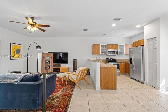 2540 SW 14th Ave 206, Fort Lauderdale, FL 33315