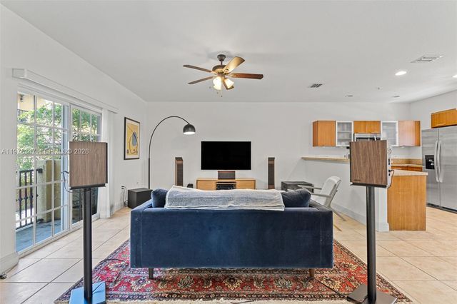 2540 SW 14th Ave 206, Fort Lauderdale, FL 33315