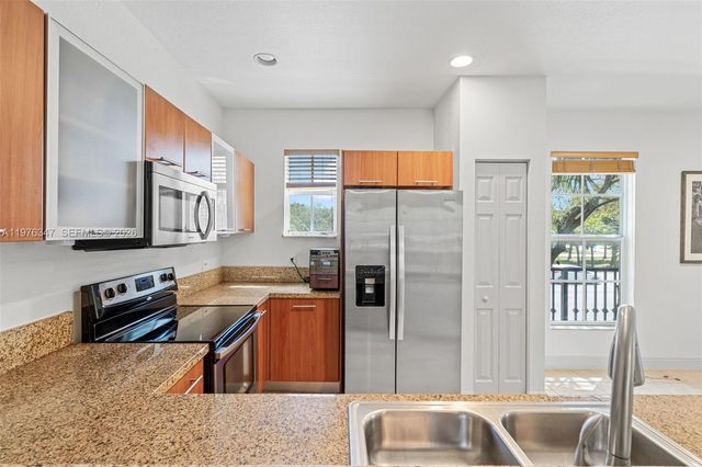 2540 SW 14th Ave 206, Fort Lauderdale, FL 33315